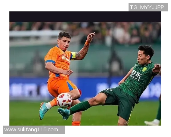 哪个足球明星在比赛中展现出彩虹过人的绝技与风采